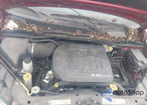 2011 Chrysler Town & Country Touring из США, поврежденный, VIN 2A4RR5DG3BR641521